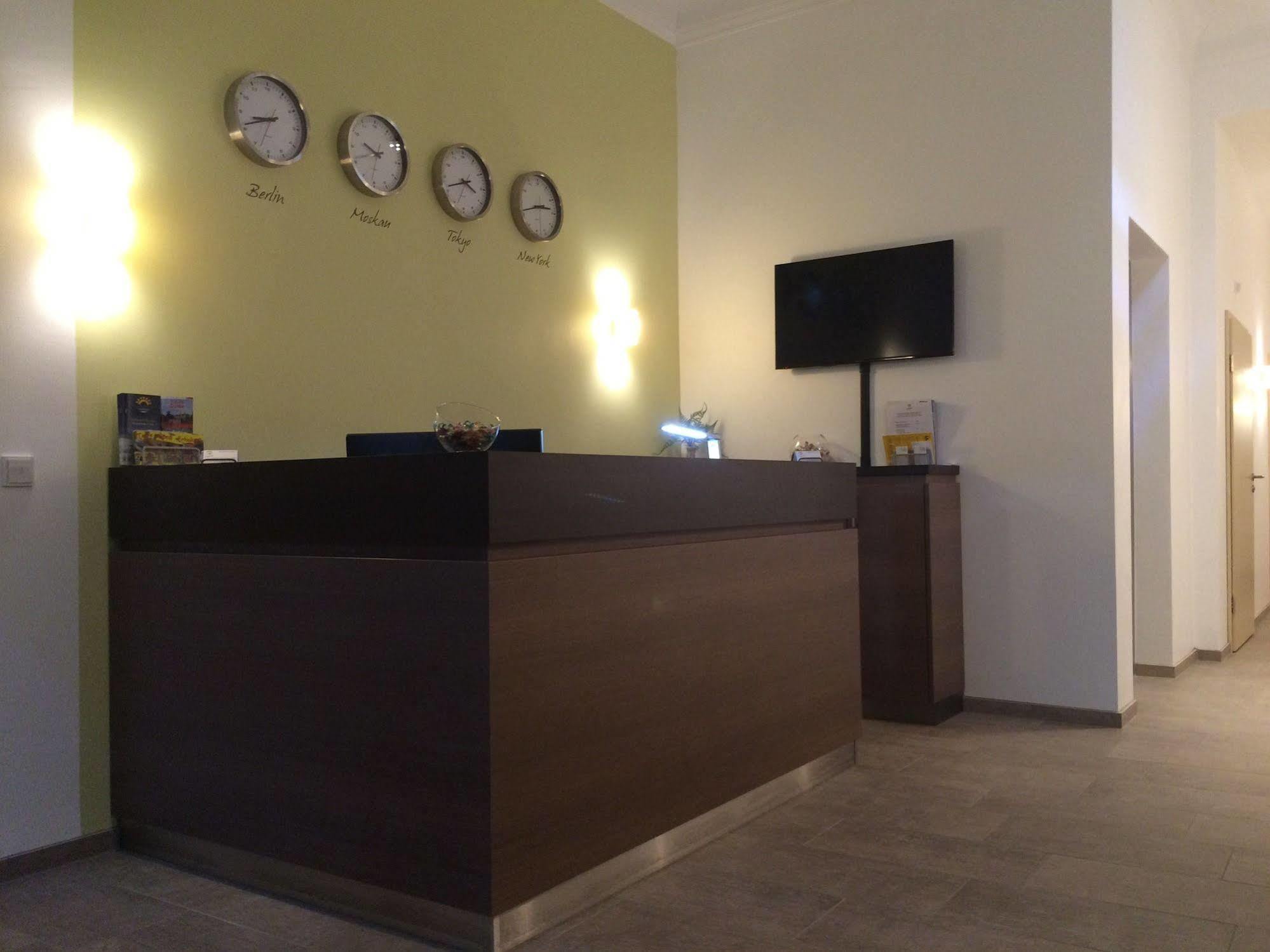 باد بيرمونت Appartements Am Kurpark المظهر الخارجي الصورة