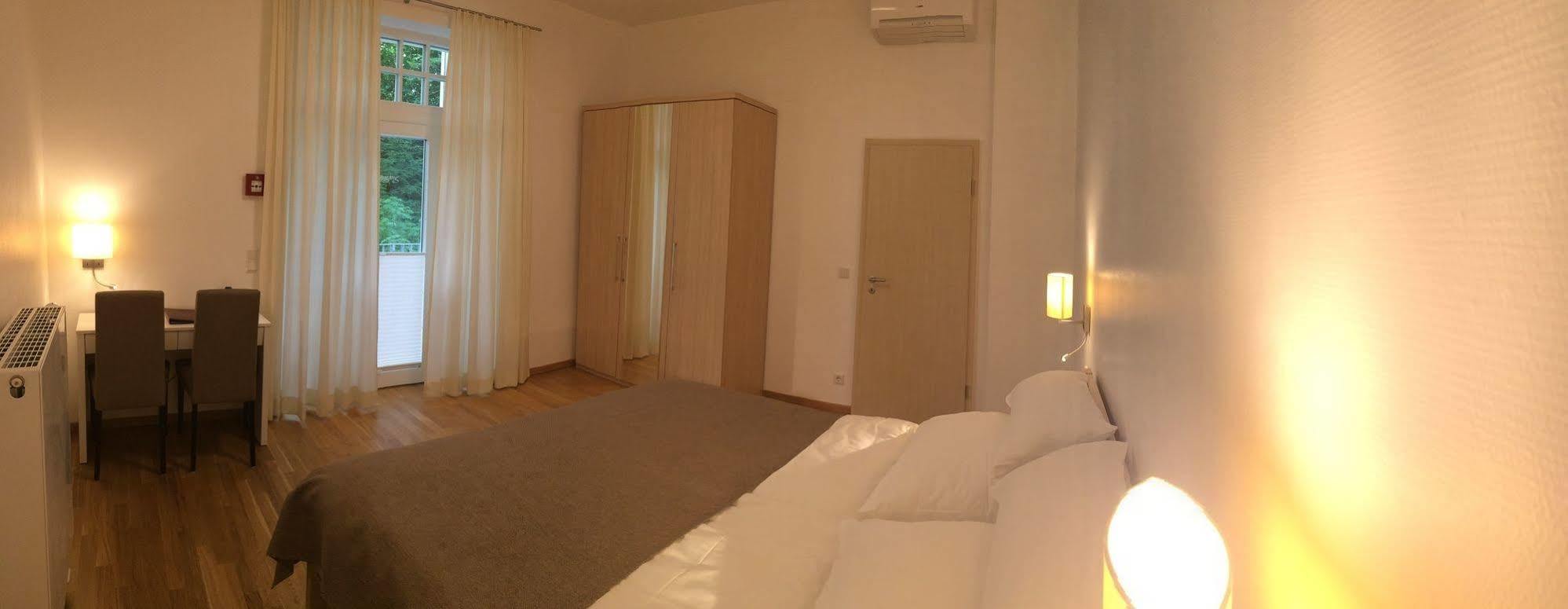 باد بيرمونت Appartements Am Kurpark المظهر الخارجي الصورة